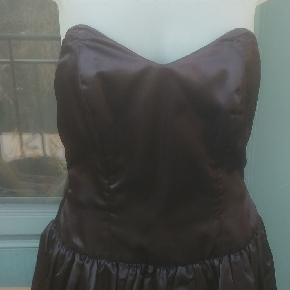 VTG 80s Black Satin Strapless Flouncy Prom Dress - Picture 4 of 7